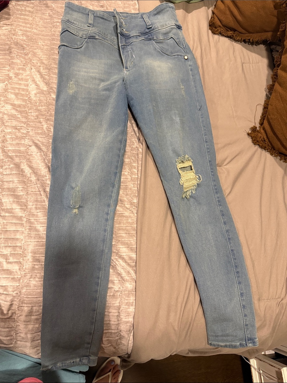 Light Wash Distressed Skinny Jeans - Women's Stretch Denim